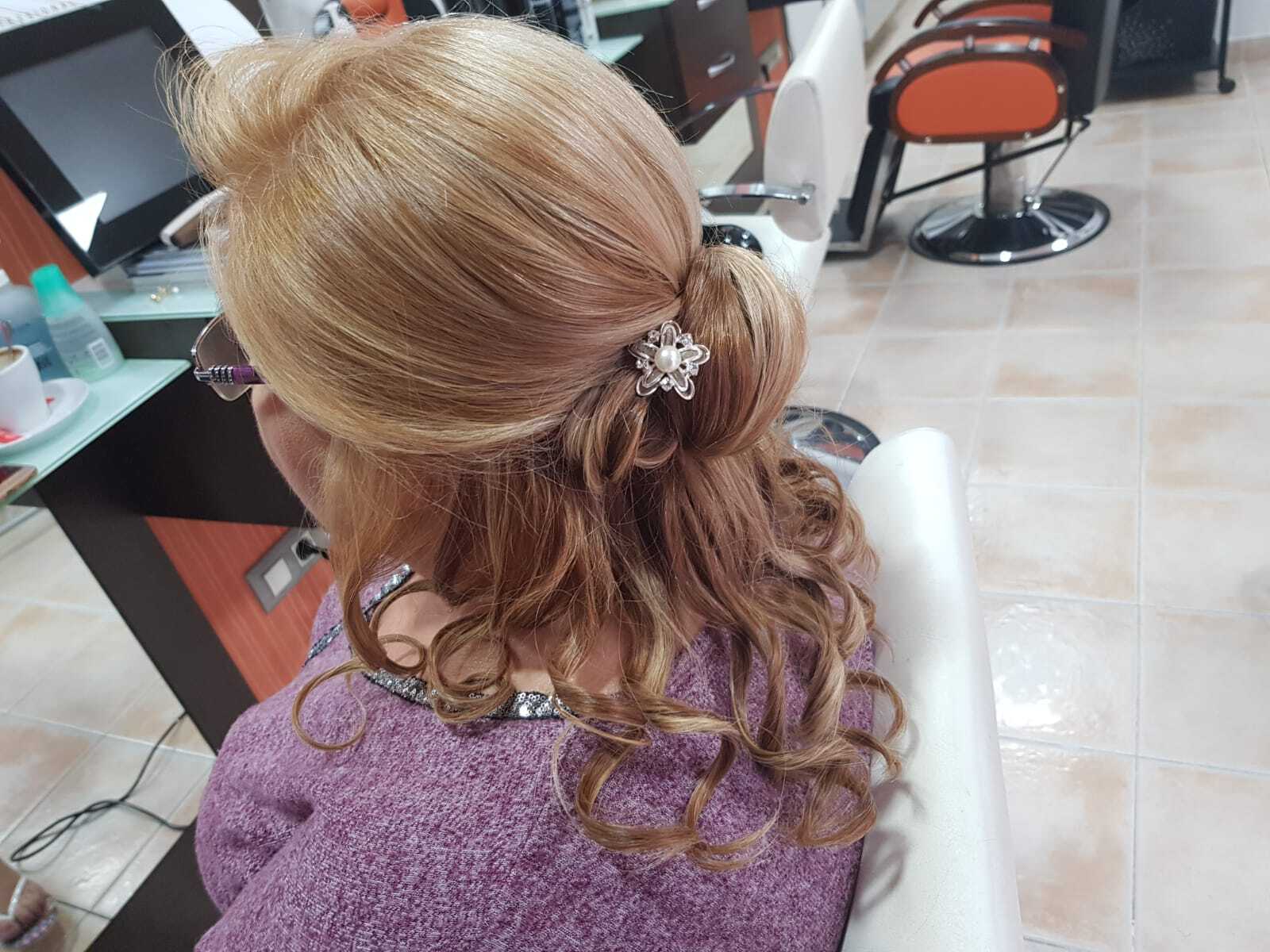 Anxo's Peluquería & Estética en Cambre